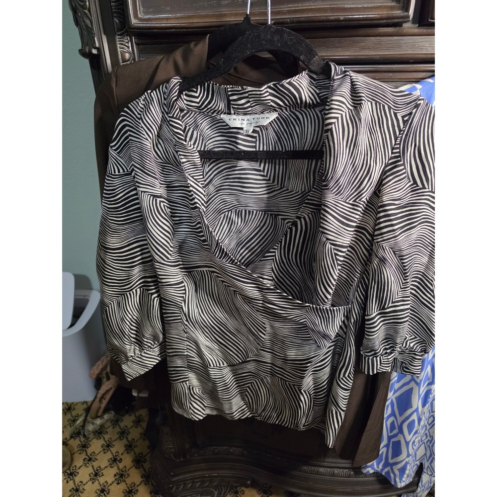 Trina Turk Silk Blouse Black White Wave Print Wrap V-Neck Top Size S 2107200